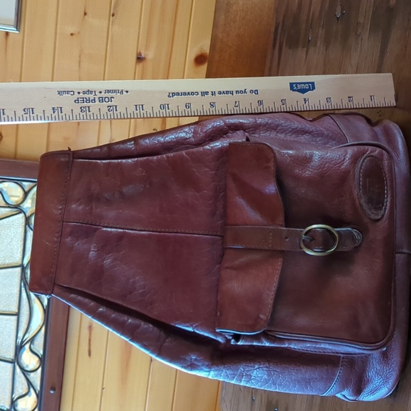 Leather Convertible Sling to Backback. - Picture 11 of 15